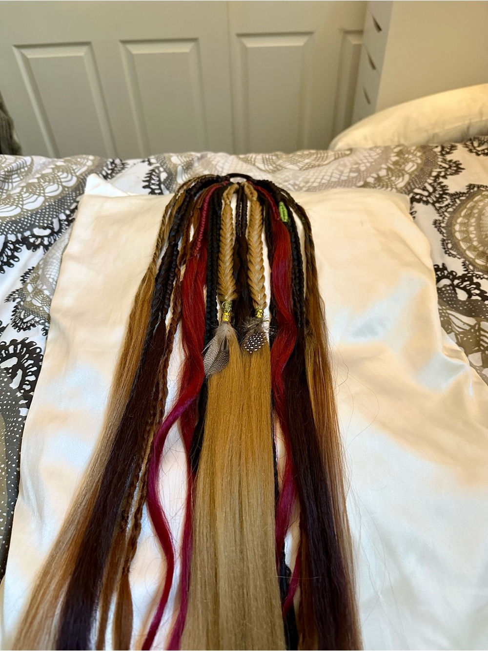 Hand-Braided Mixed Color Hair Extension Clips - Multi-Color Braids ( Stacey )🩷 - Picture 13 of 16